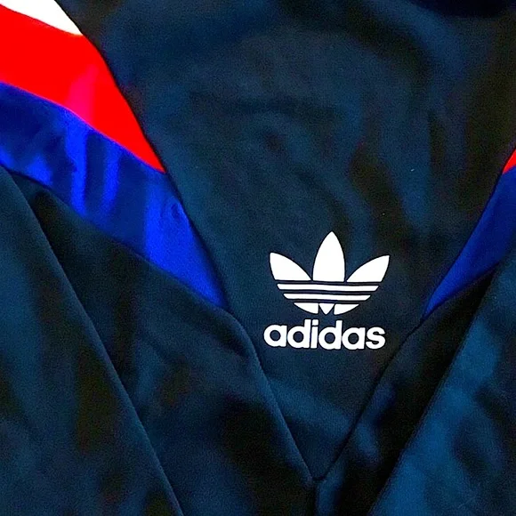 LOOSE FITRARE ADIDAS ‘NEVA CREW’ SWEATSHIRTUNISEX